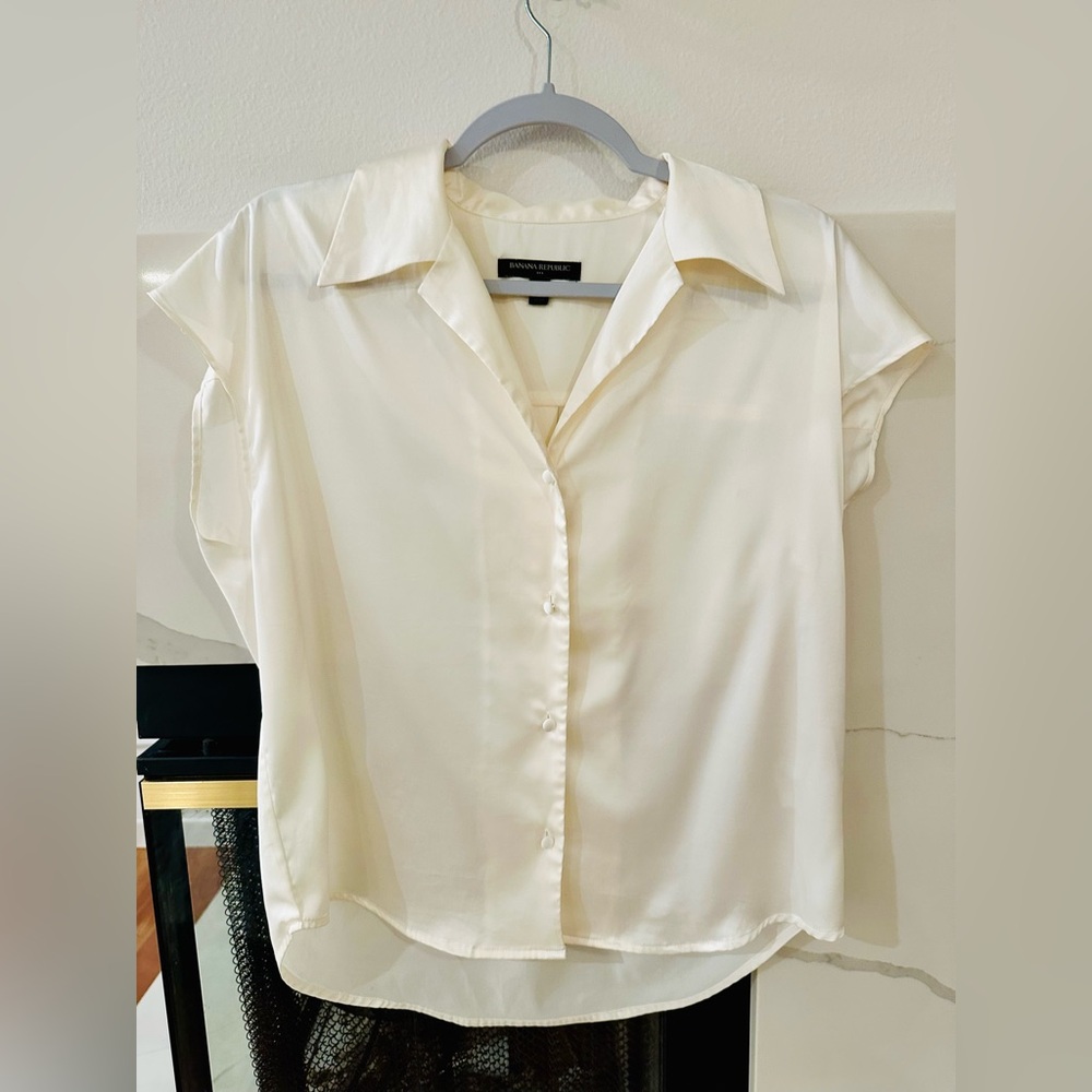 Banana Repulic button down top